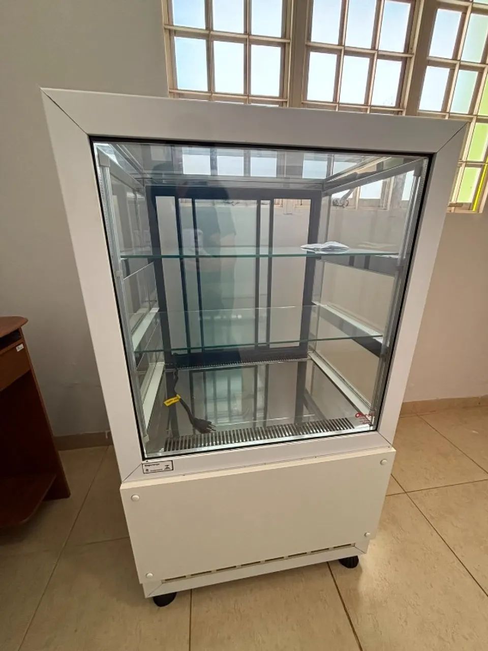 vitrine refrigerada 110v seminova - Foto 3