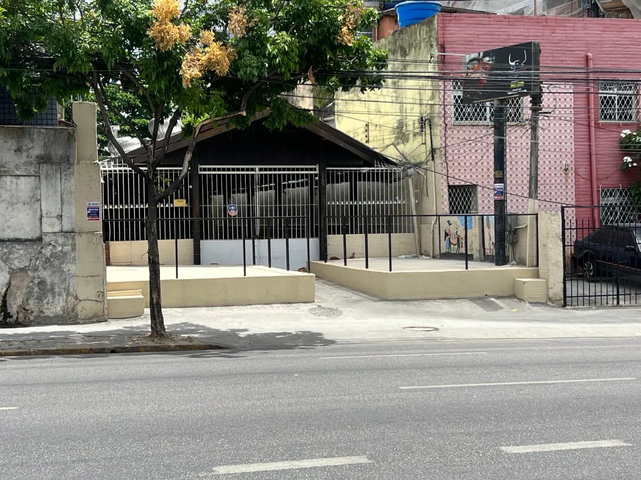 Ponto Comercial na Av. Real da Torre