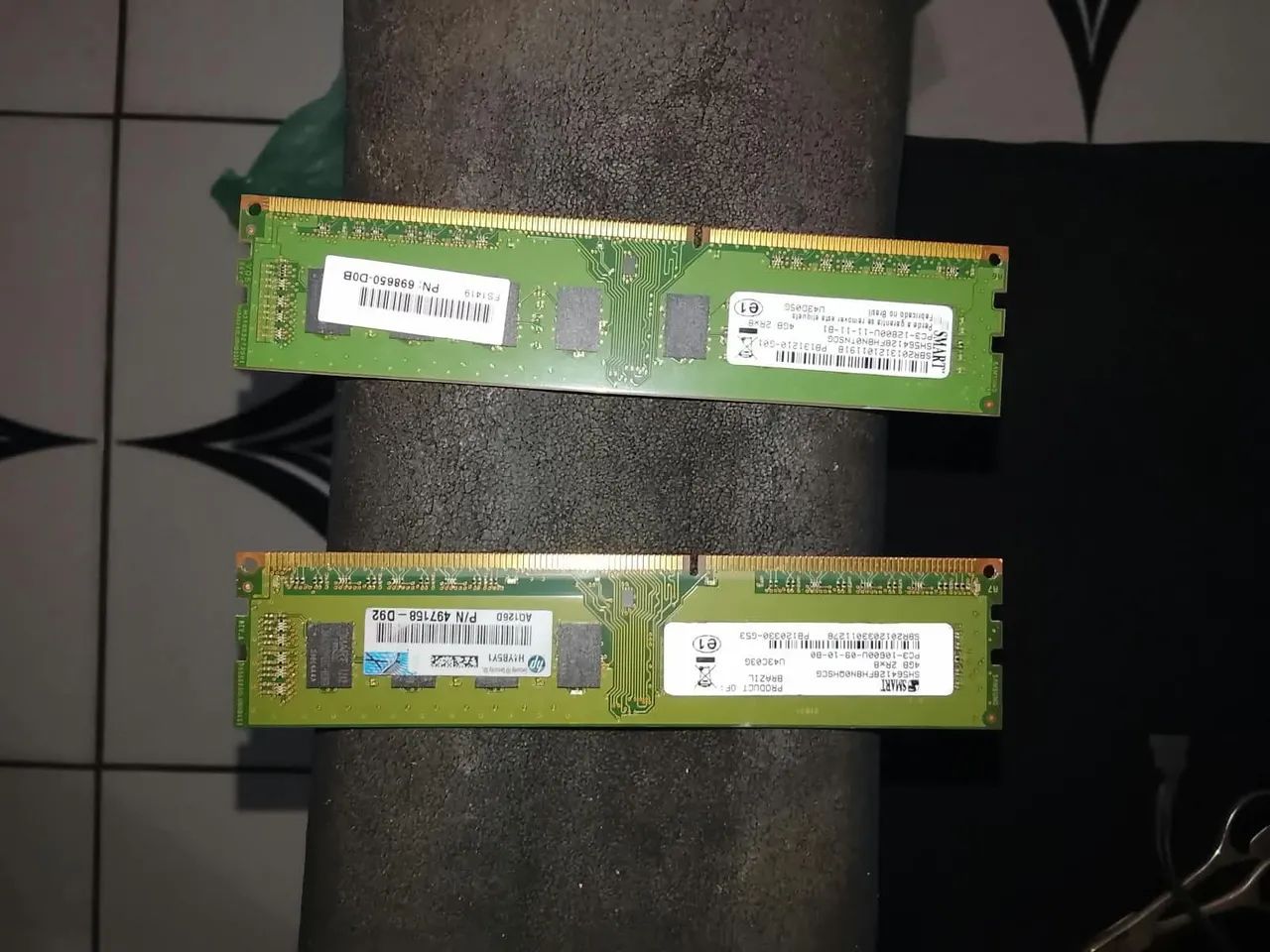 Duas memórias RAM de 4Gb usada (Funcionando) - Foto 2