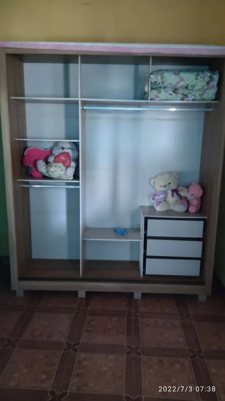 Guarda roupa *