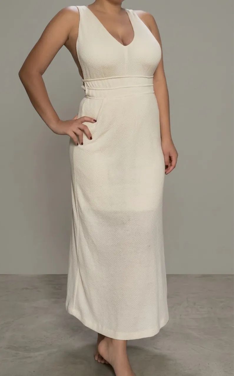 Vestido mídi bege