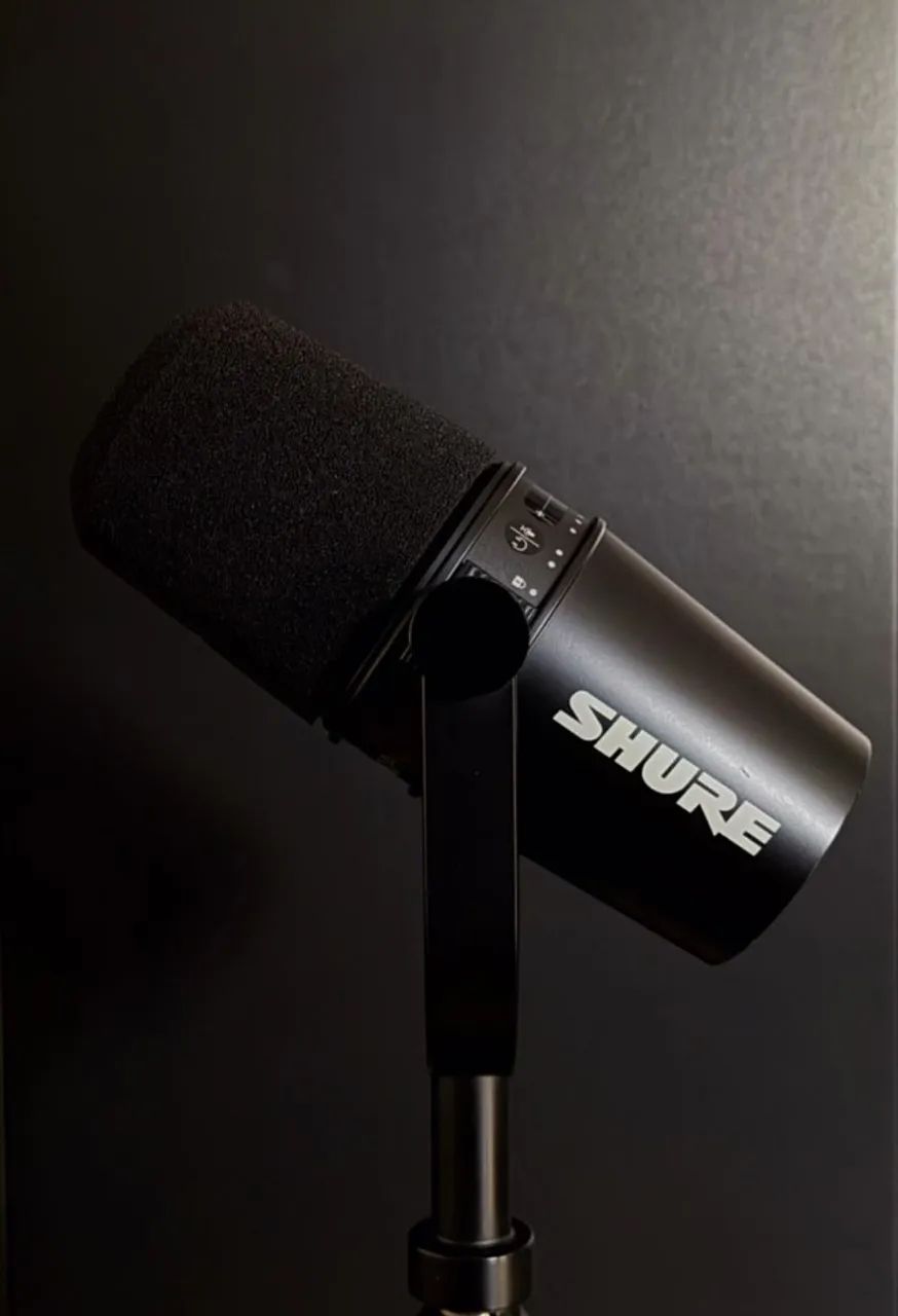 Vendo Microfone Shure Mv7+ Híbrido Usb-c E Xlr Dinâmico Podcast