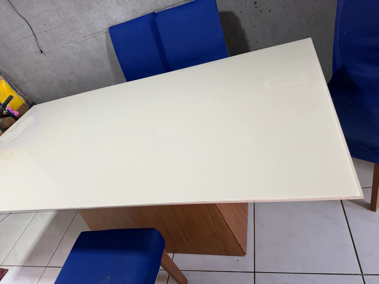 Vendo mesa de 6 cadeiras de vidro  - Foto 3