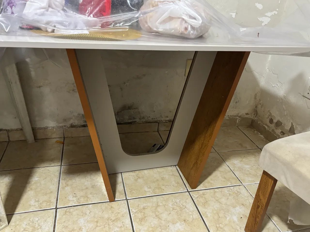 Mesa de 4 lugares com cadeira estofadas - Foto 3