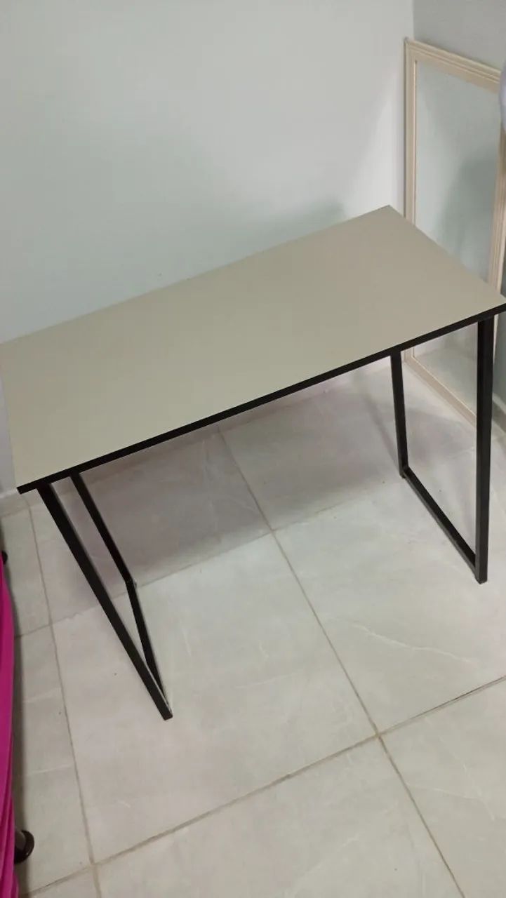 Vende-se mesa de escritório 
