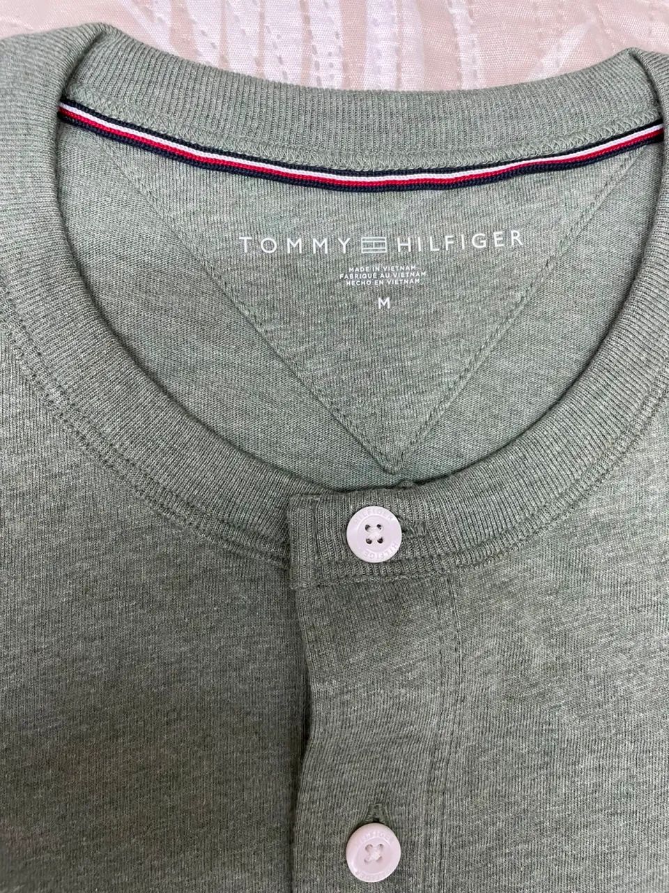 Camisa malha Tommy Hilfiger importada - NOVA/SEM USO  - Foto 3