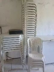 Vendo mesas cadeiras semi nova  - Foto 3