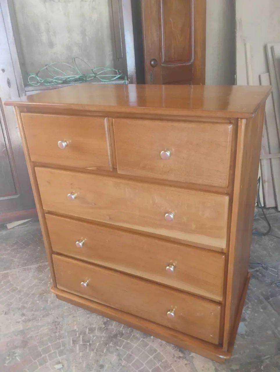 Vendo uma cômoda de madeira  - Foto 3