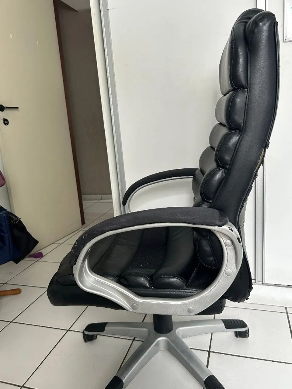 Cadeira de Escritório Presidente - Rivatti - Foto 2