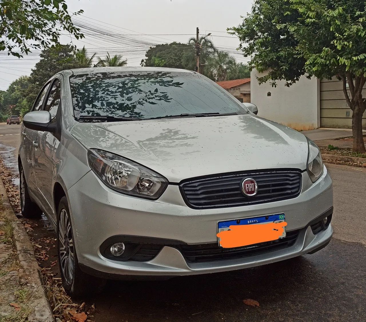Fiat Grand Siena Grand Siena ESSENCE Dual. 1.6 Flex 16V 2013