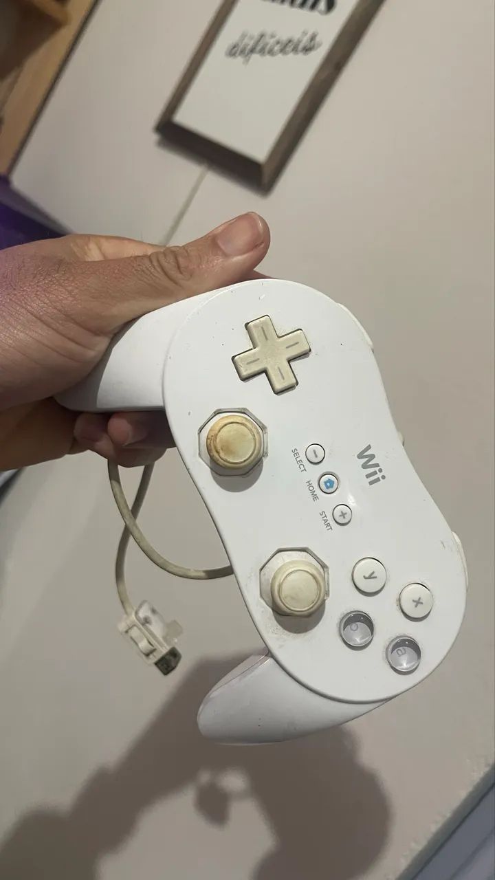 Controle Nintendo Wii branco no estado 