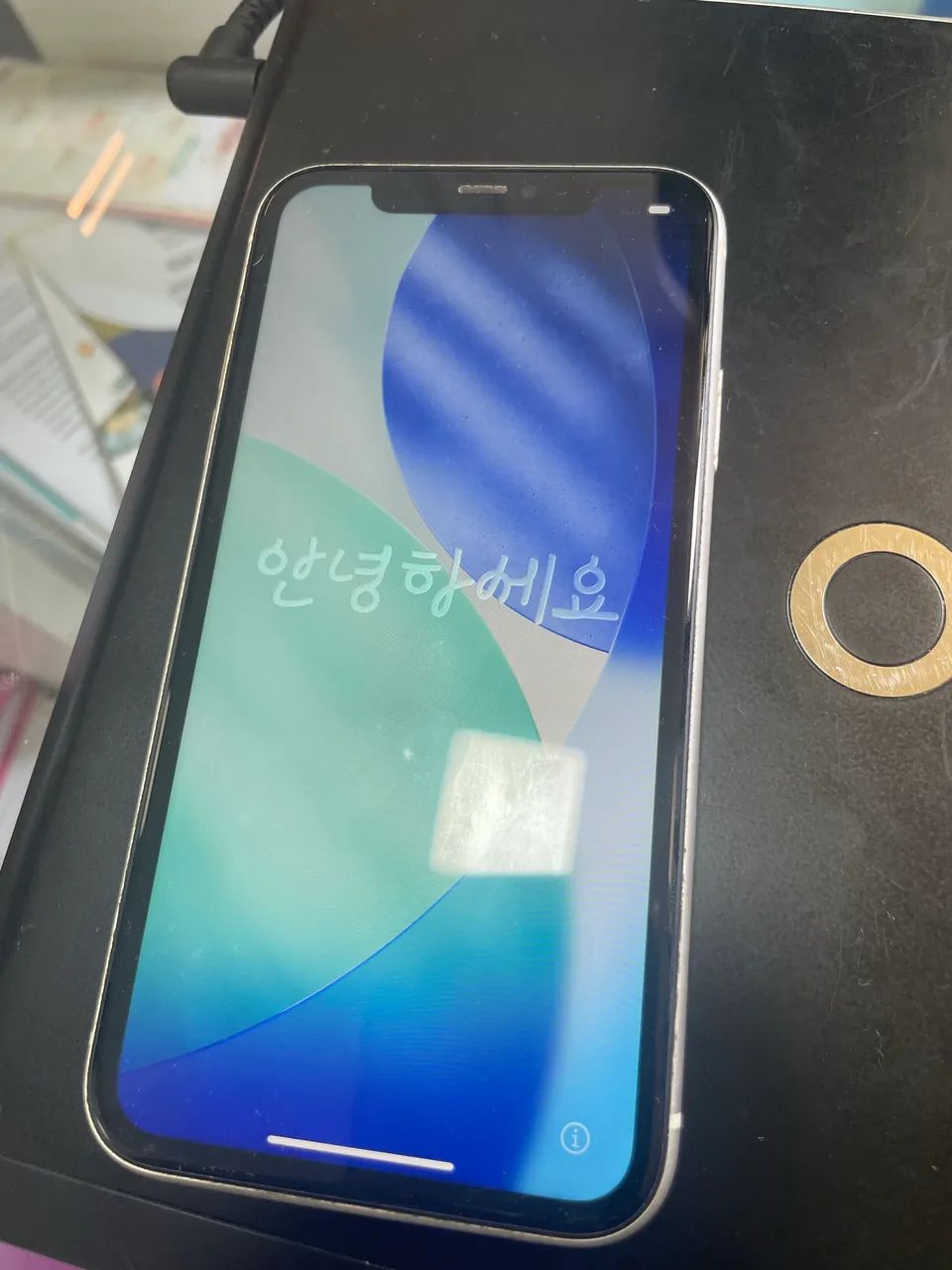 Vendo iPhone 11 64 gb branco  - Foto 2