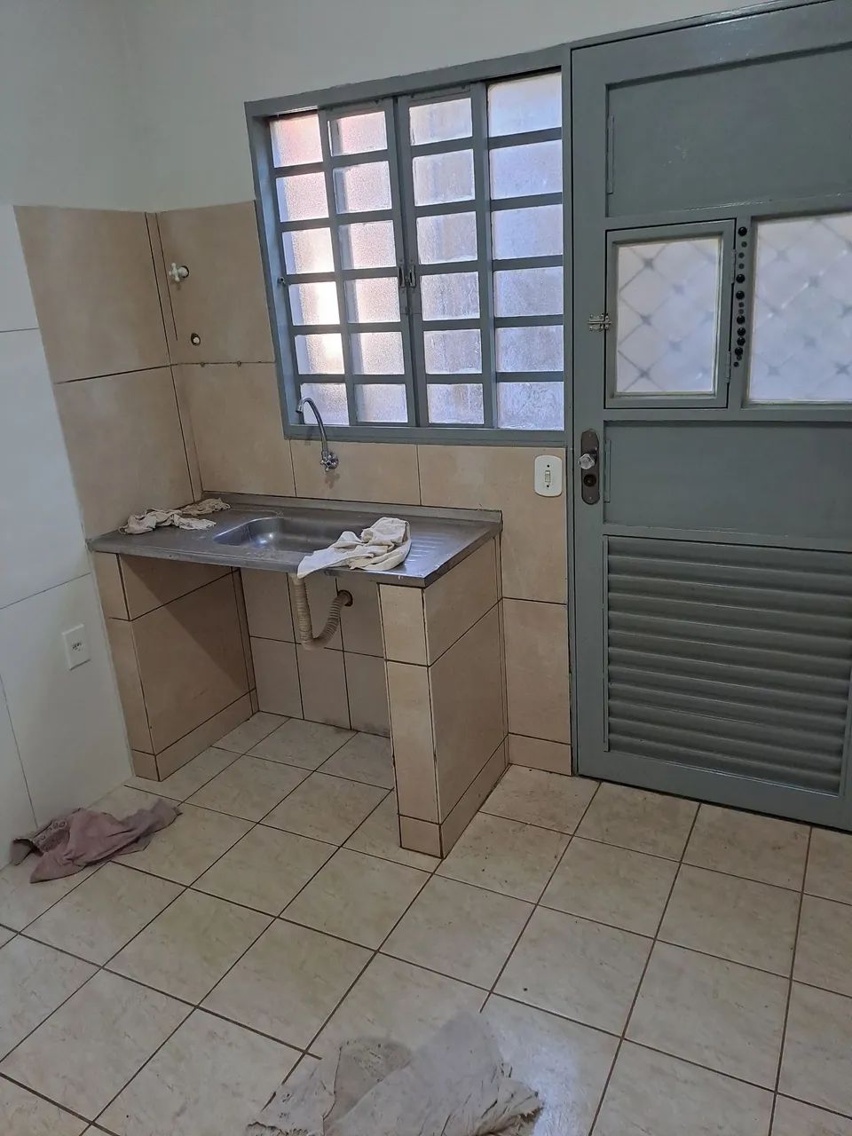 Alugo apto de 1 quarto 