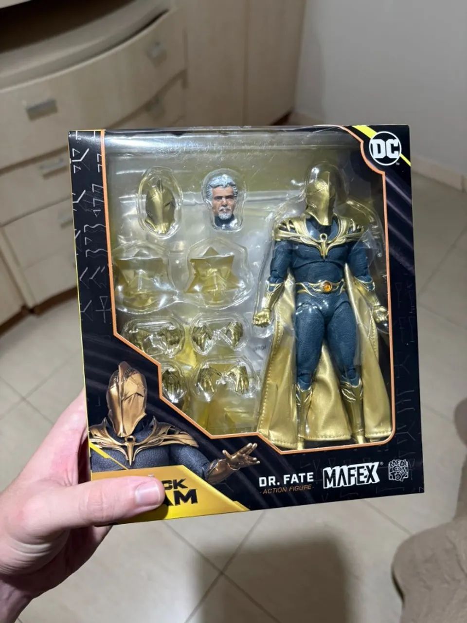 Mafex Dr Fate / Senhor Destino DC Adão Negro Filme - Hobbies e