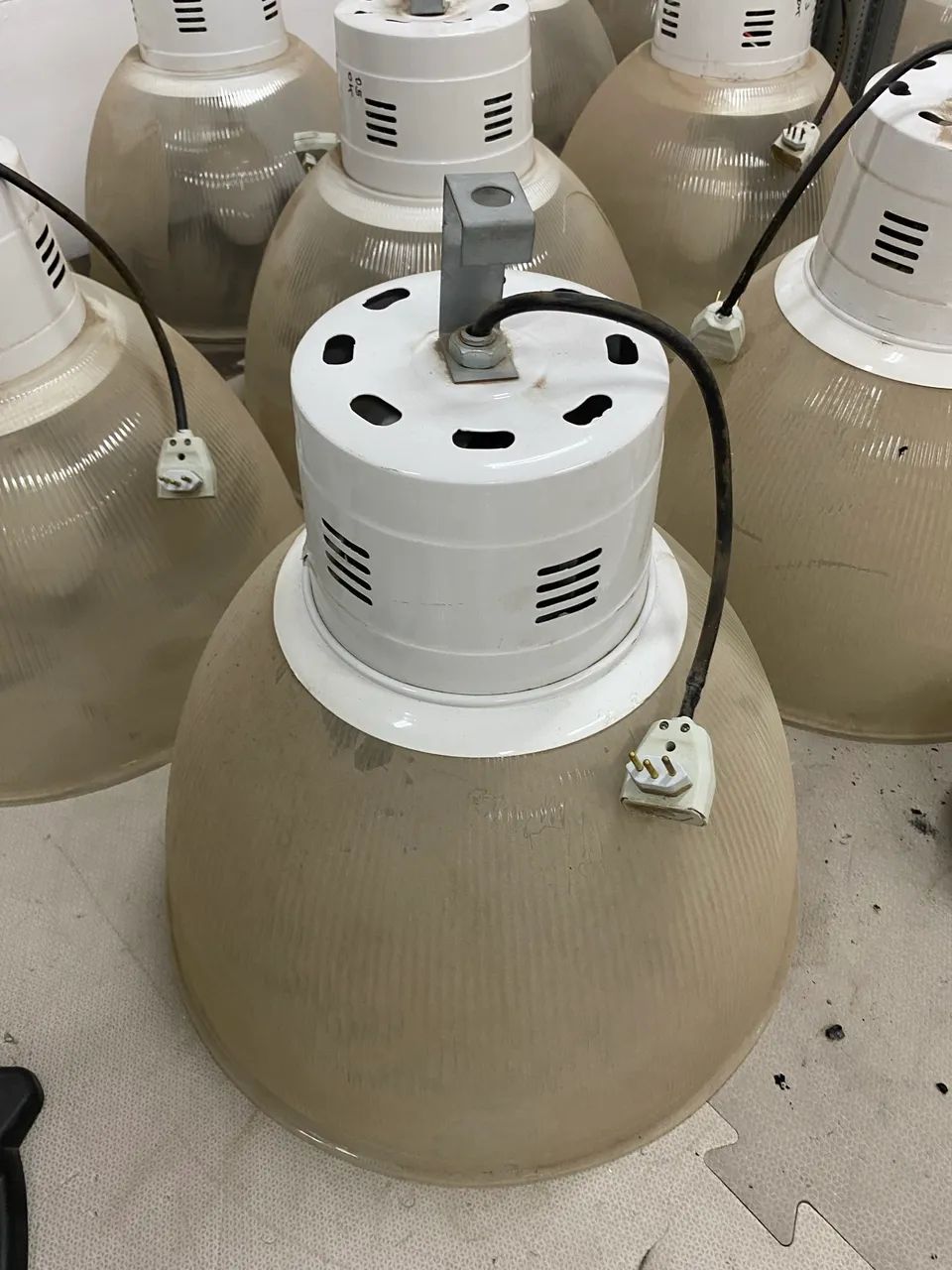 Luminárias Industriais de Alta Intensidade (HID) - Foto 3