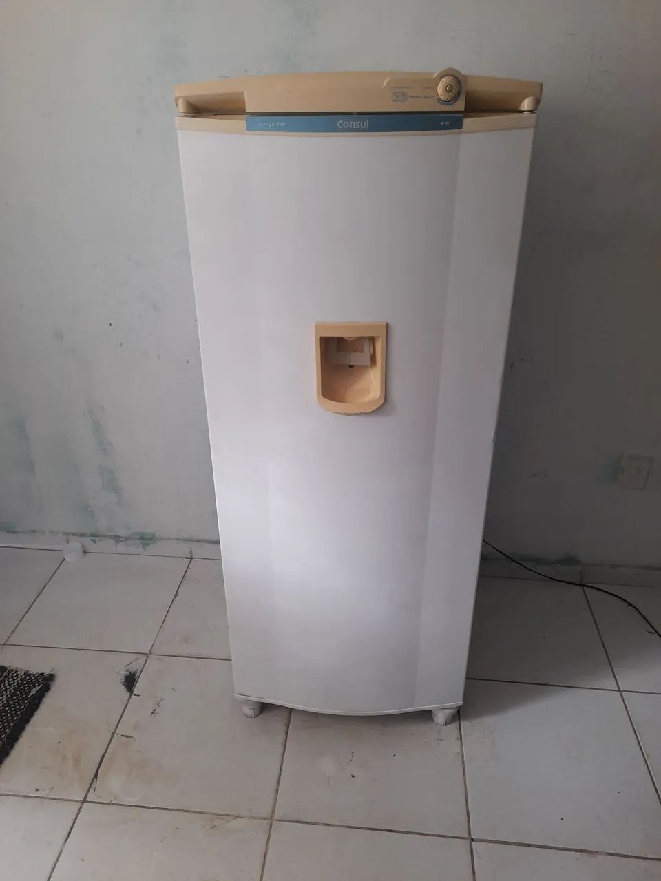 Vende-se geladeira Consul 