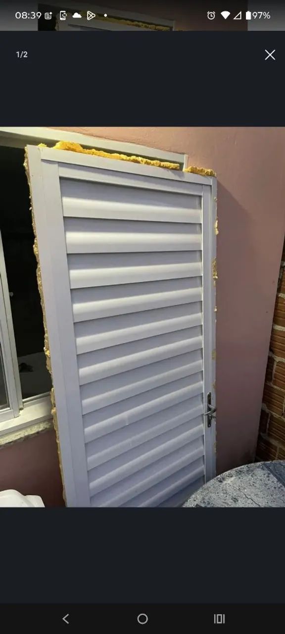 Porta em alumínio branco 
