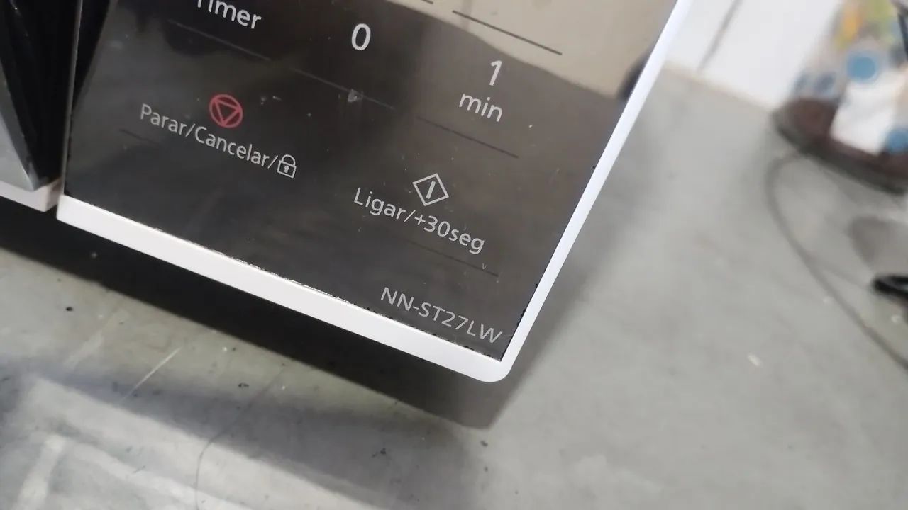 Microondas Panasonic espelhado 21 litros  - Foto 5