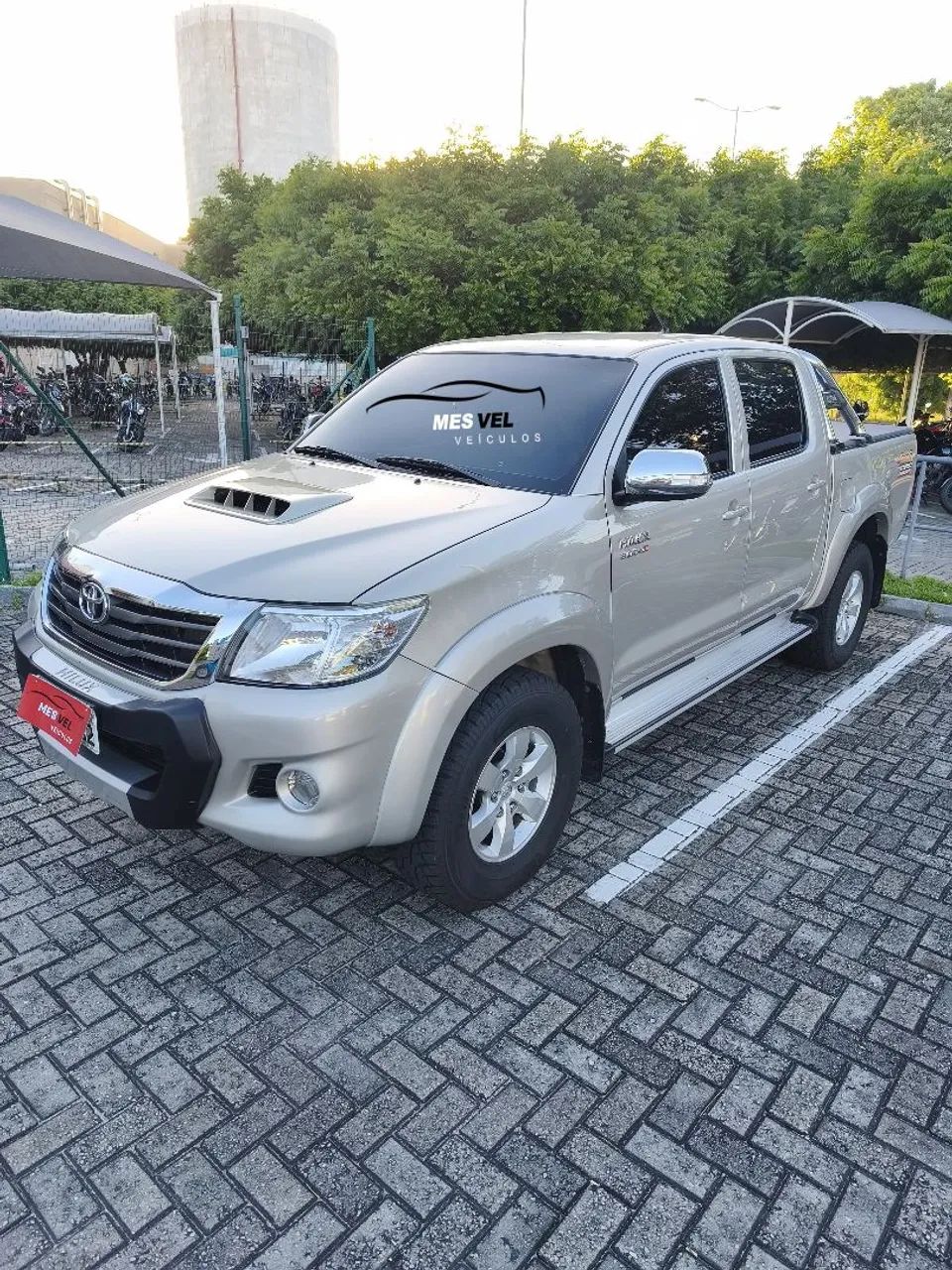 Toyota Hilux CD SRV D4-d 4X4 3.0 TDI Diesel AUT 2013 - Foto 2