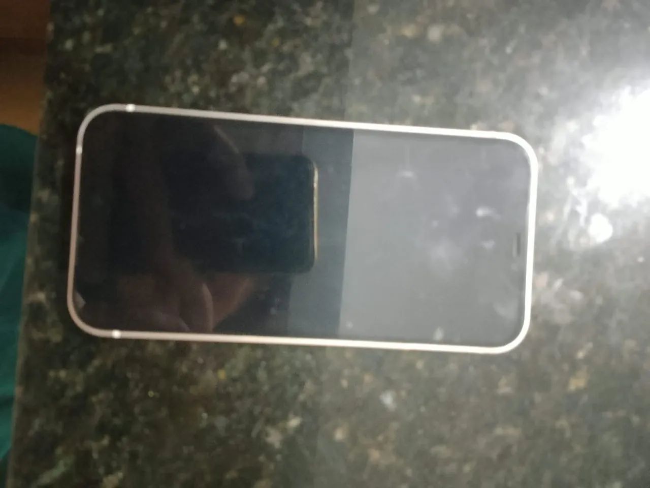 iPhone 12 a venda