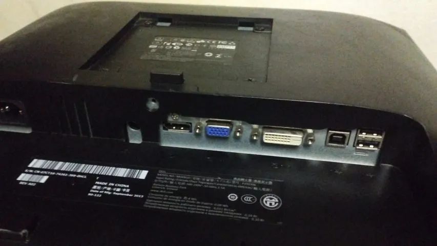 Monitor dell 19  led display port dvi vga usb - Foto 3