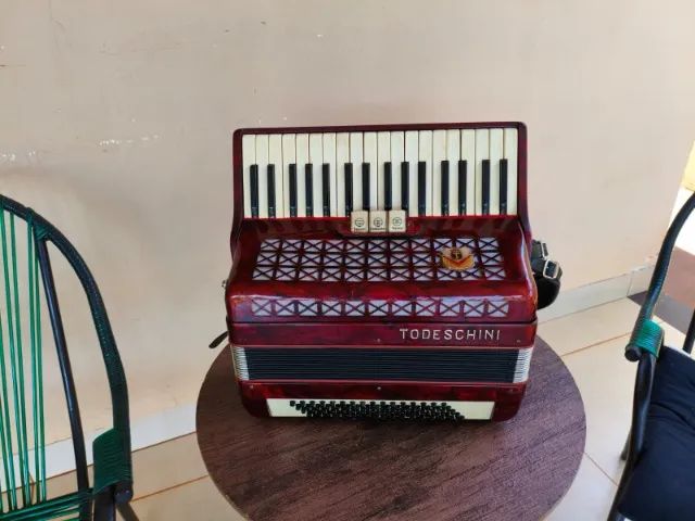 ACORDEON TODESCHINI 80 BAIXOS - REDUZIDA - Foto 2