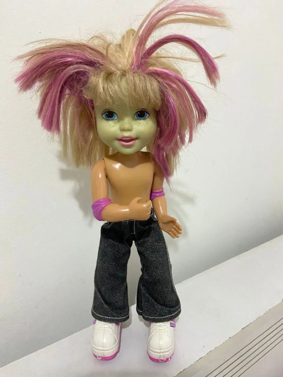 Boneca patinadora antiga