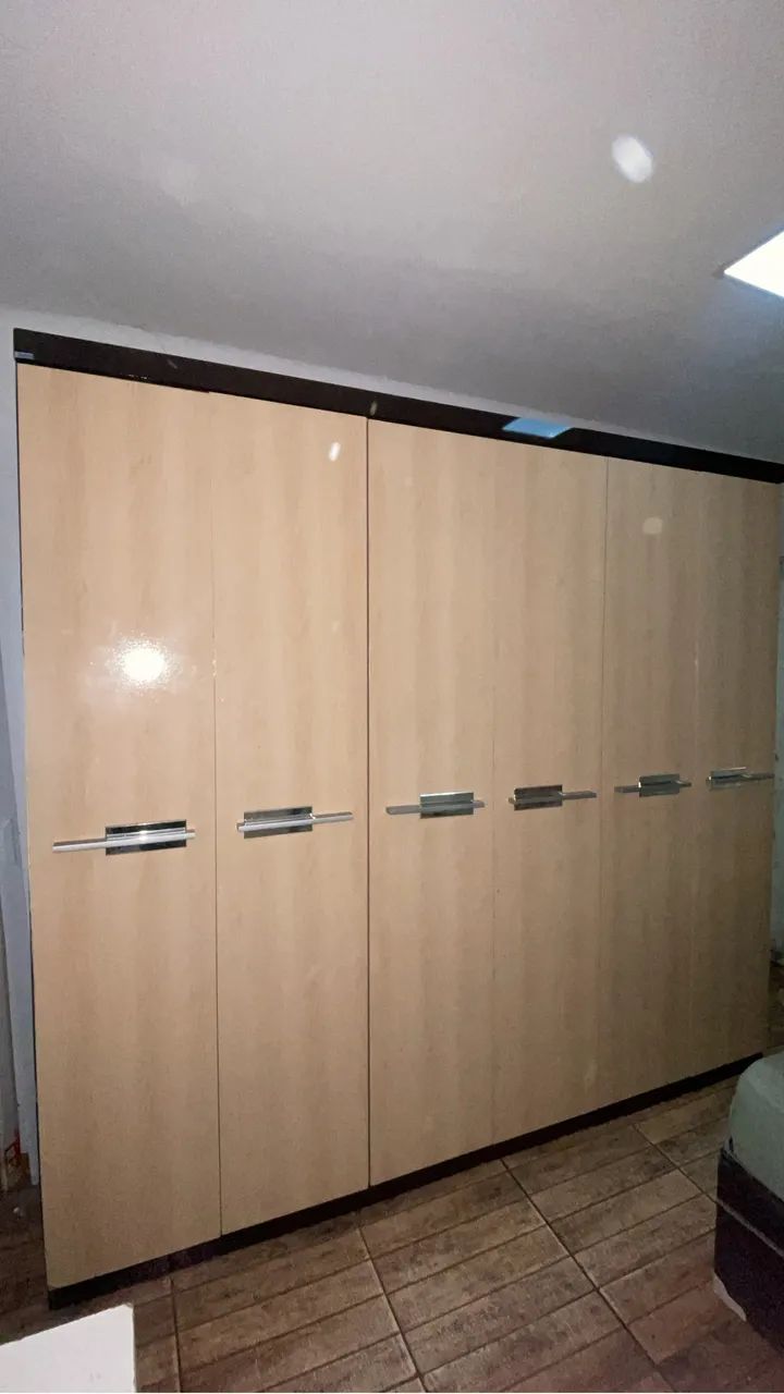 Guarda roupa 6 portas 