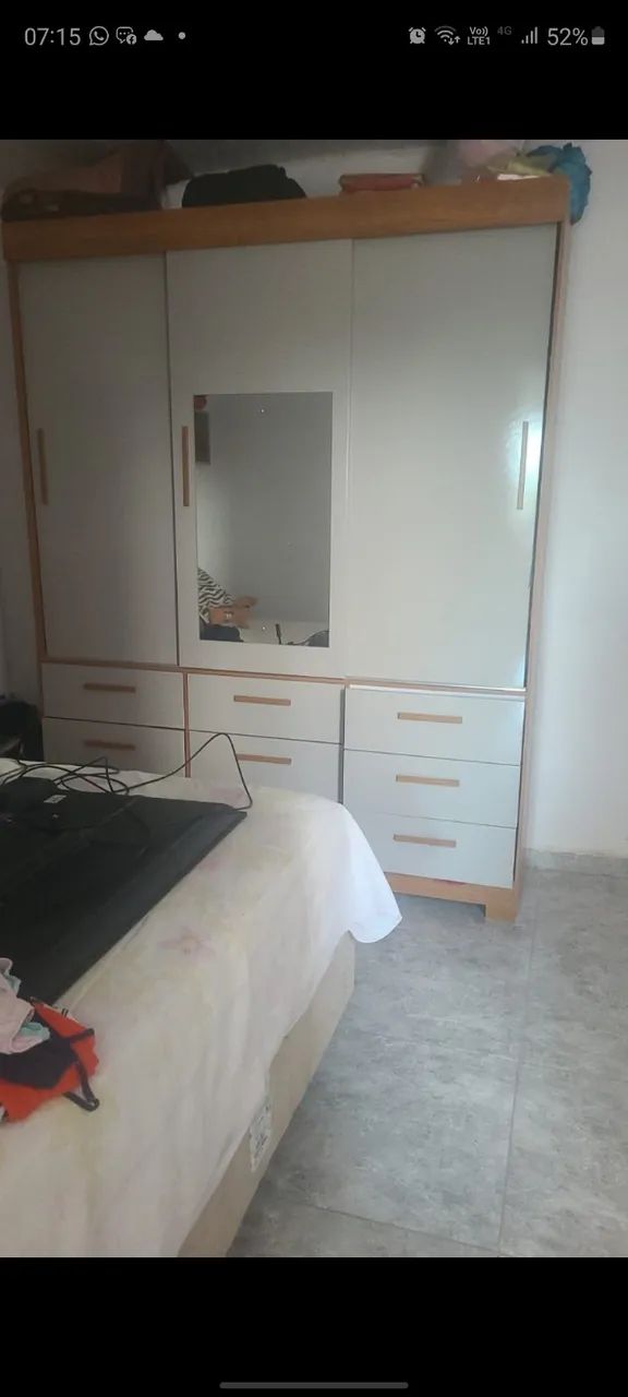 Guarda roupa semi novo