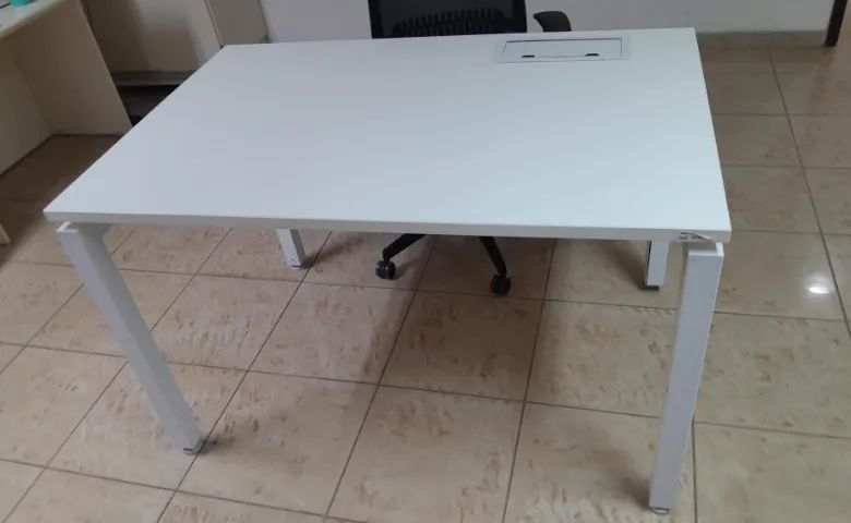 MESA LINEAR DE TRABALHO DE 120(L)X75(P)X