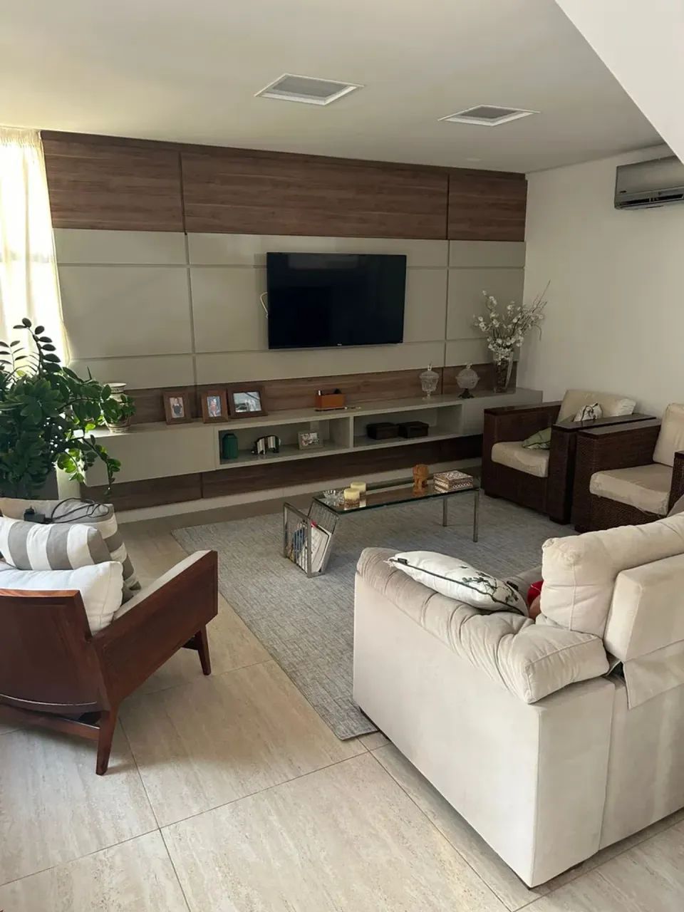 EXCELENTE CASA C 04 QUARTOS SENDO 03 SUÍTES - PORTEIRA FECHADA - Foto 5