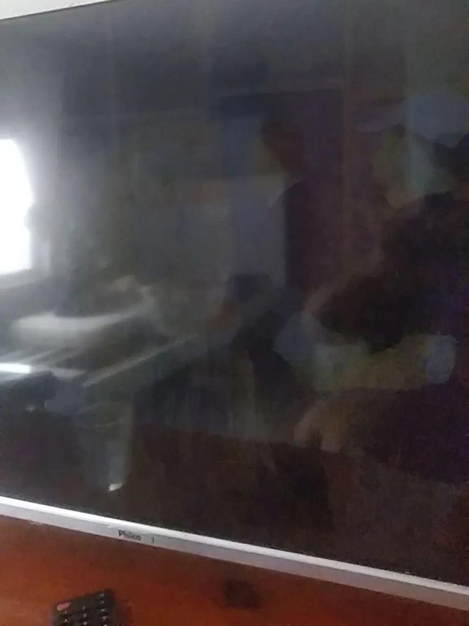 TV Philco 32 polegadas com defeito no led/tela escura 
