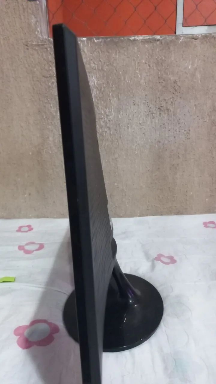 Vende se monitor  Samsung  24 polegadas - Foto 5