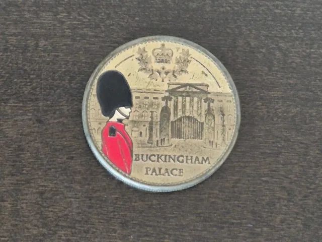 Moeda Palácio Buckingham. Souvennir Viagem Inglaterra. No Estado!
