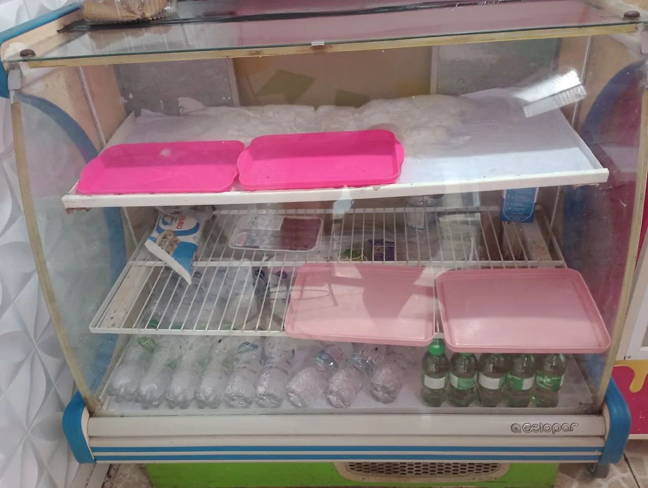 VITRINE REFRIGERADA GELOPAR 