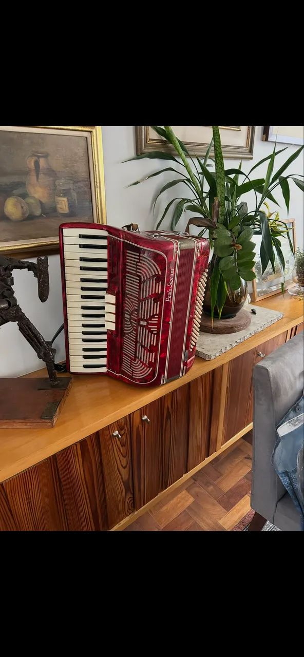 PAOLO SOPRANI ACORDEON LINDO 80 BAIXOS  PRECISA AFINAR