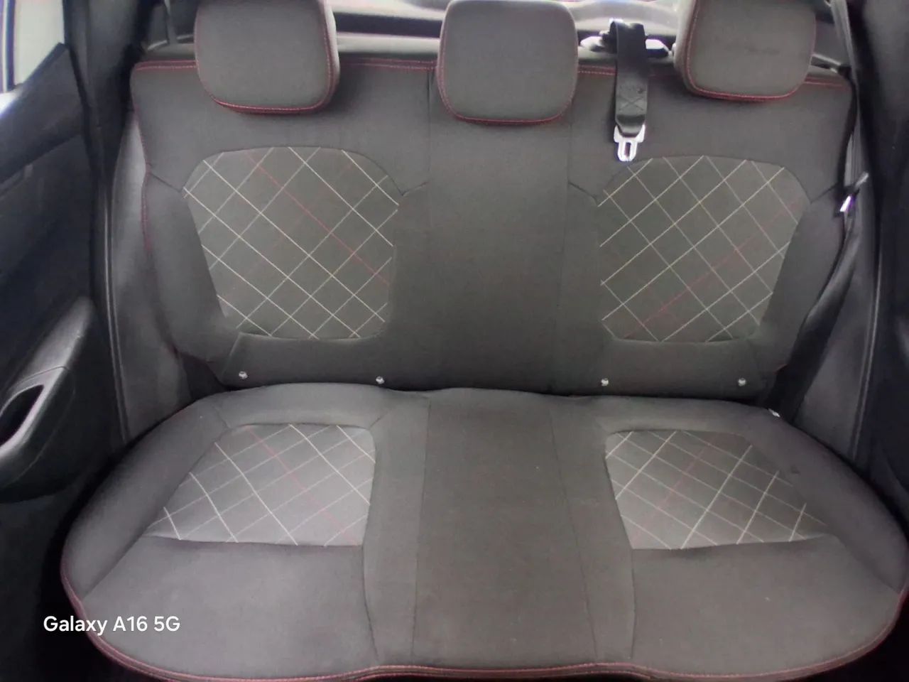 Renault Kwid 1.0 Zen, foto 16 de 18