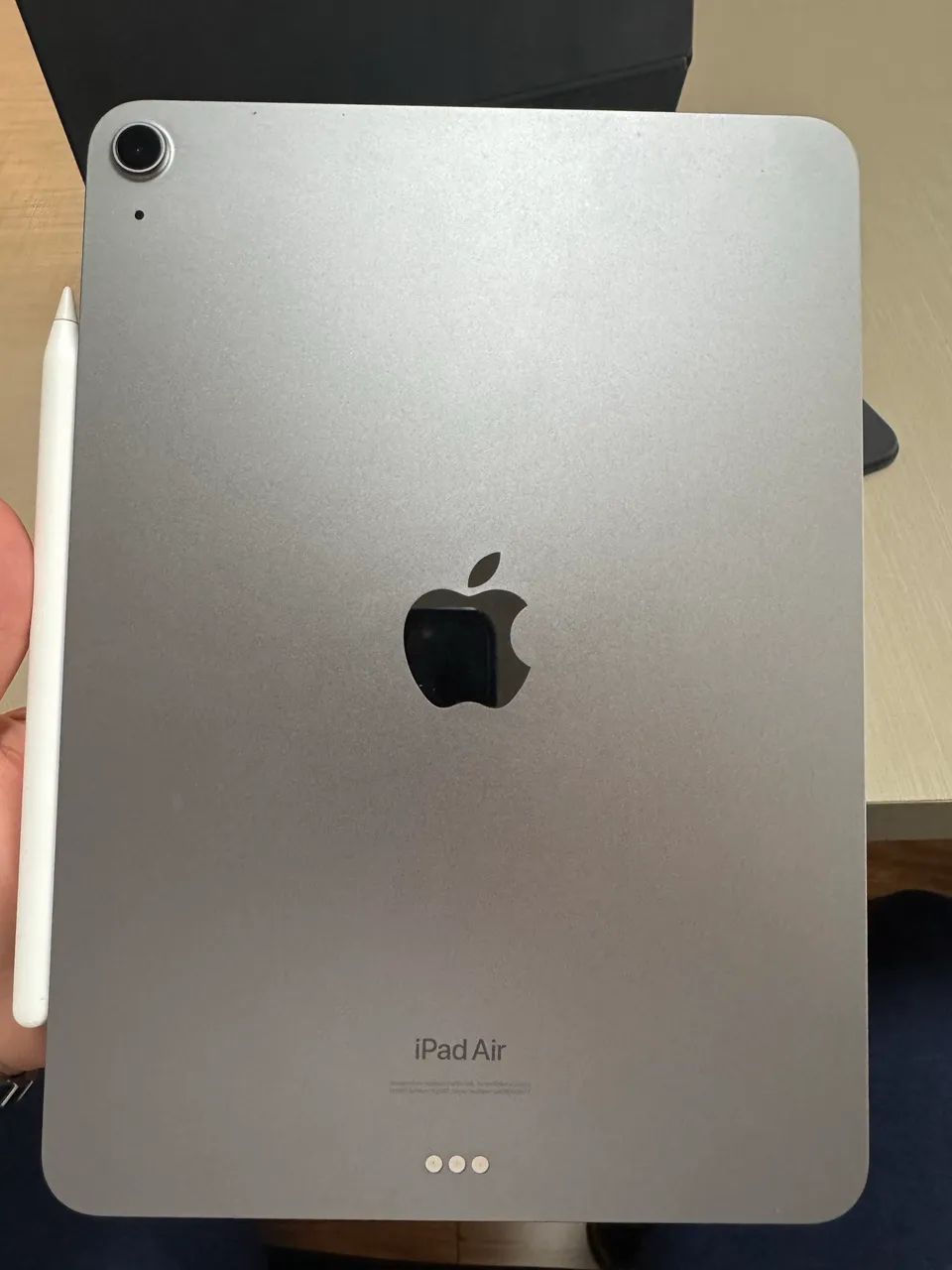 iPad Air 11 M2 512GB (com Magic Keyboard e Apple Pencil) - Tablets