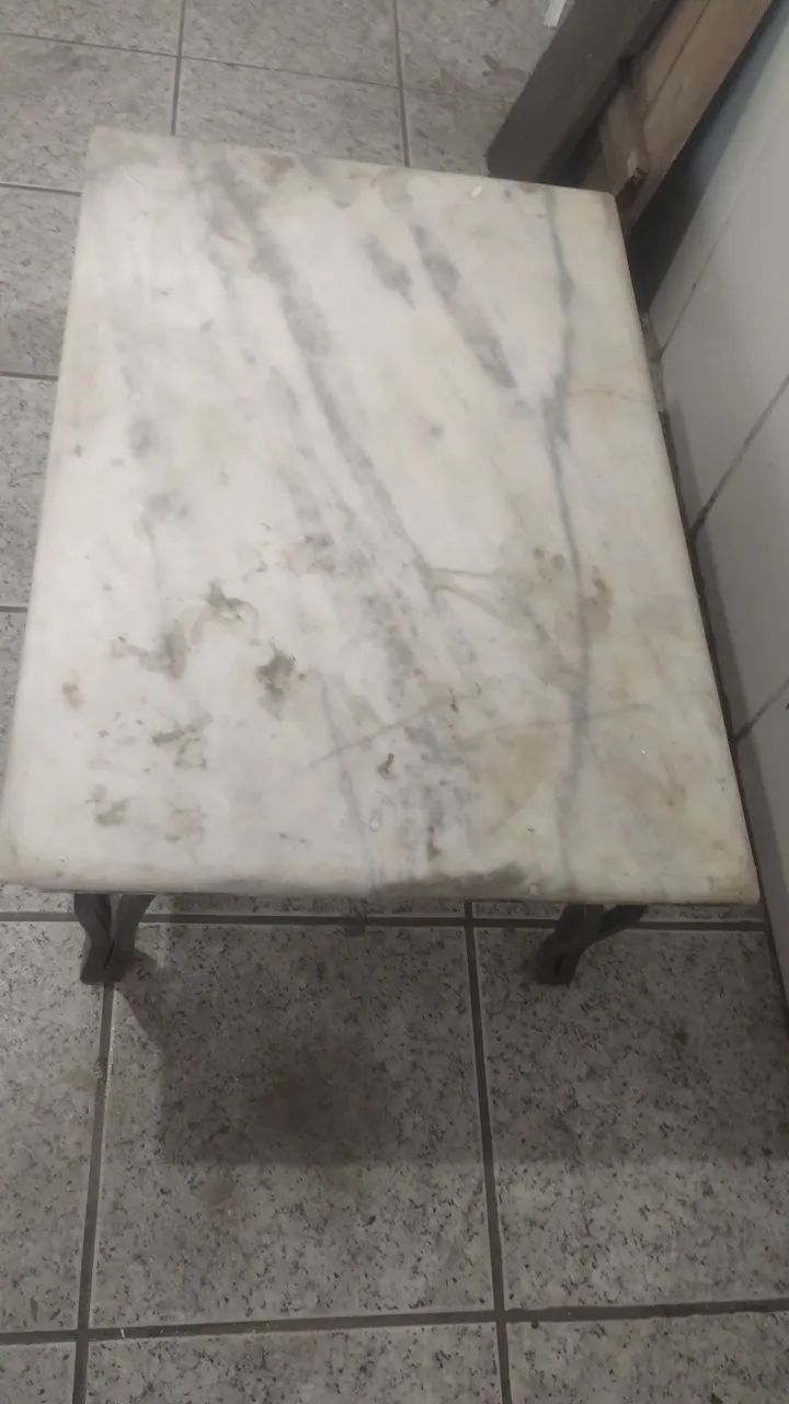 Vendo mesa de mármore base de metal  - Foto 4