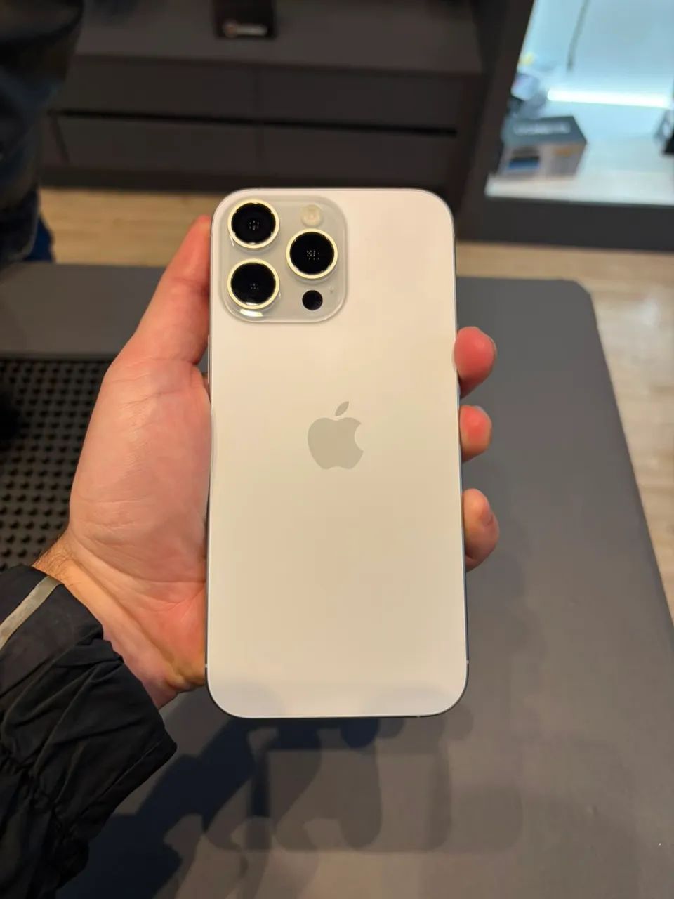 iPhone 16 Pro Max, 2 TB de armazenamento. - Foto 3