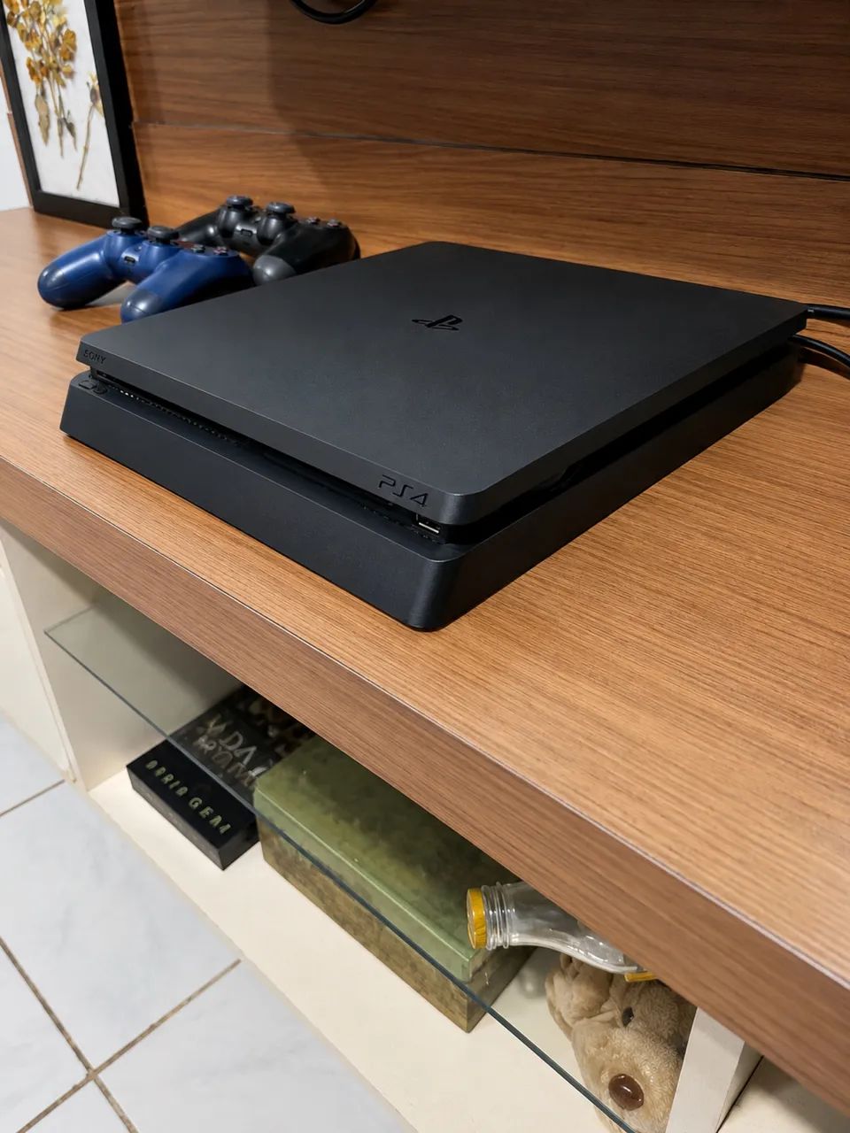 PlayStation 4 slim 