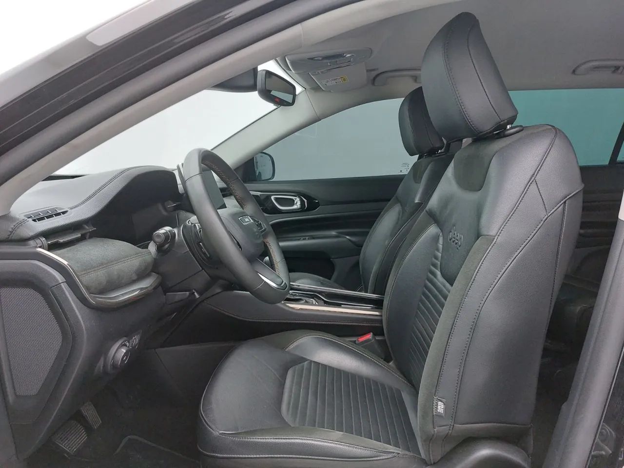 Jeep Commander Limited T270 1.3 TB Flex Aut., foto 16 de 18
