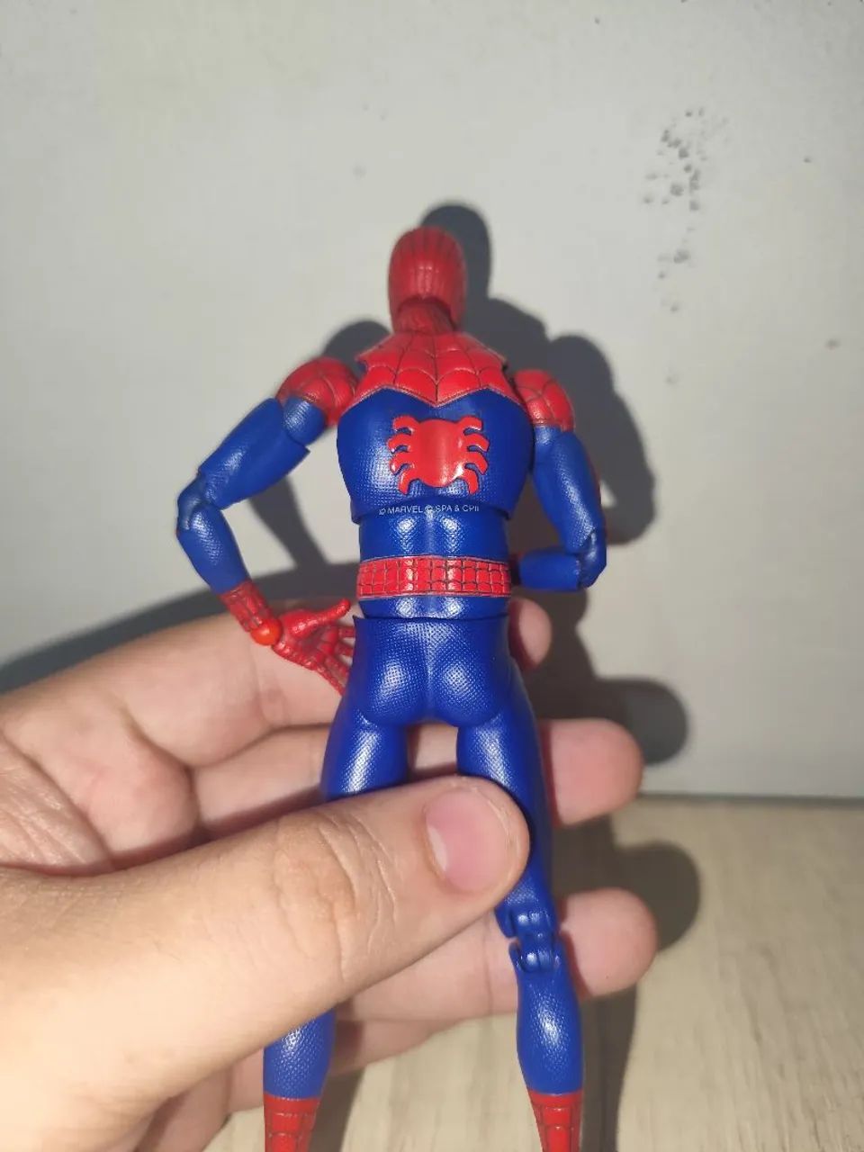 Mafex Spiderman Peter B. Parker - Foto 3