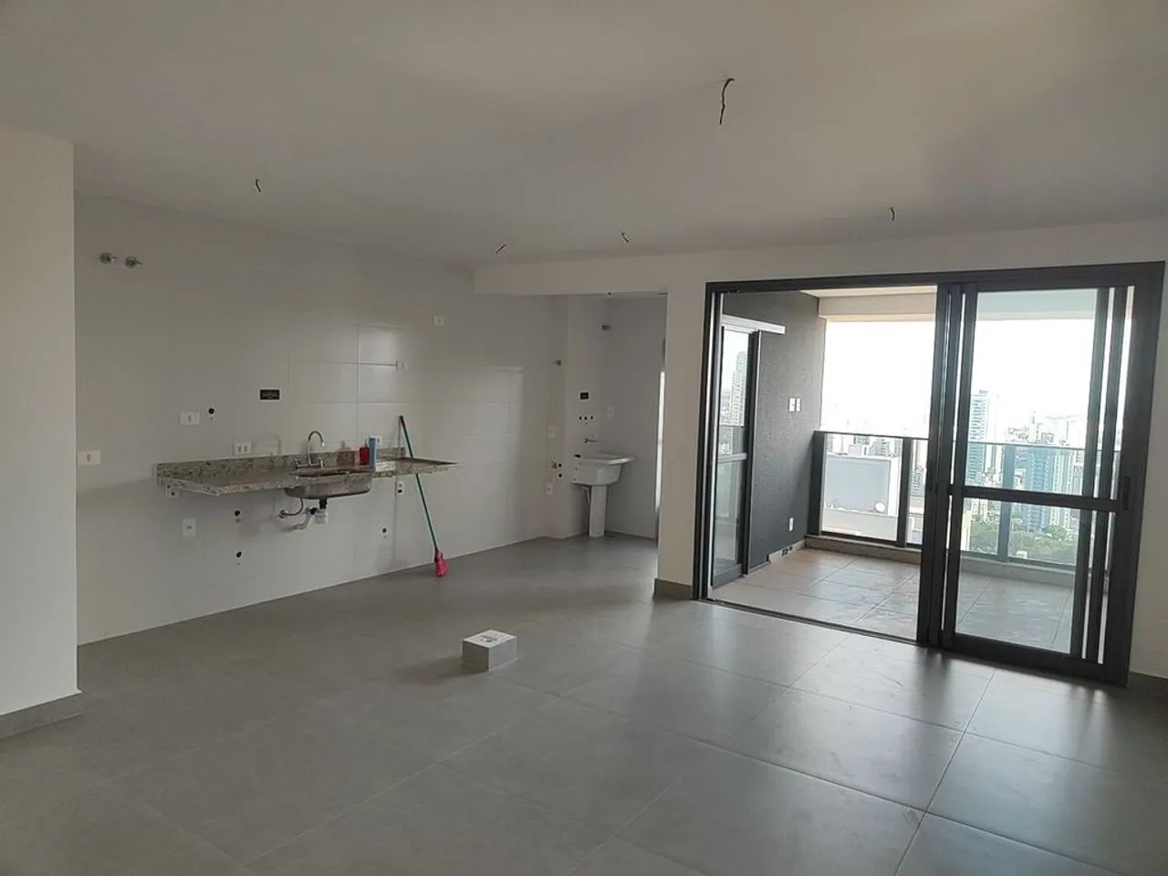 Apartmento novo na Zona 3 - com - Foto 2