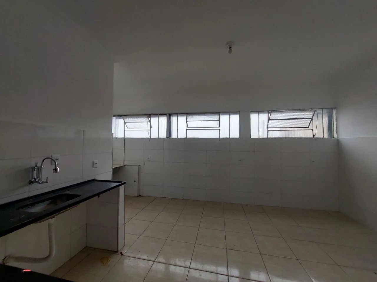Bairro Tropical - Casa de 02 quartos, 02 vagas. - Foto 12