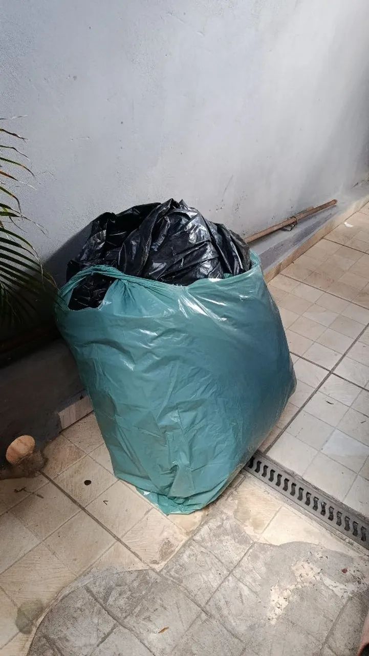 Lona Preta Média 5m x 10m (seminova)