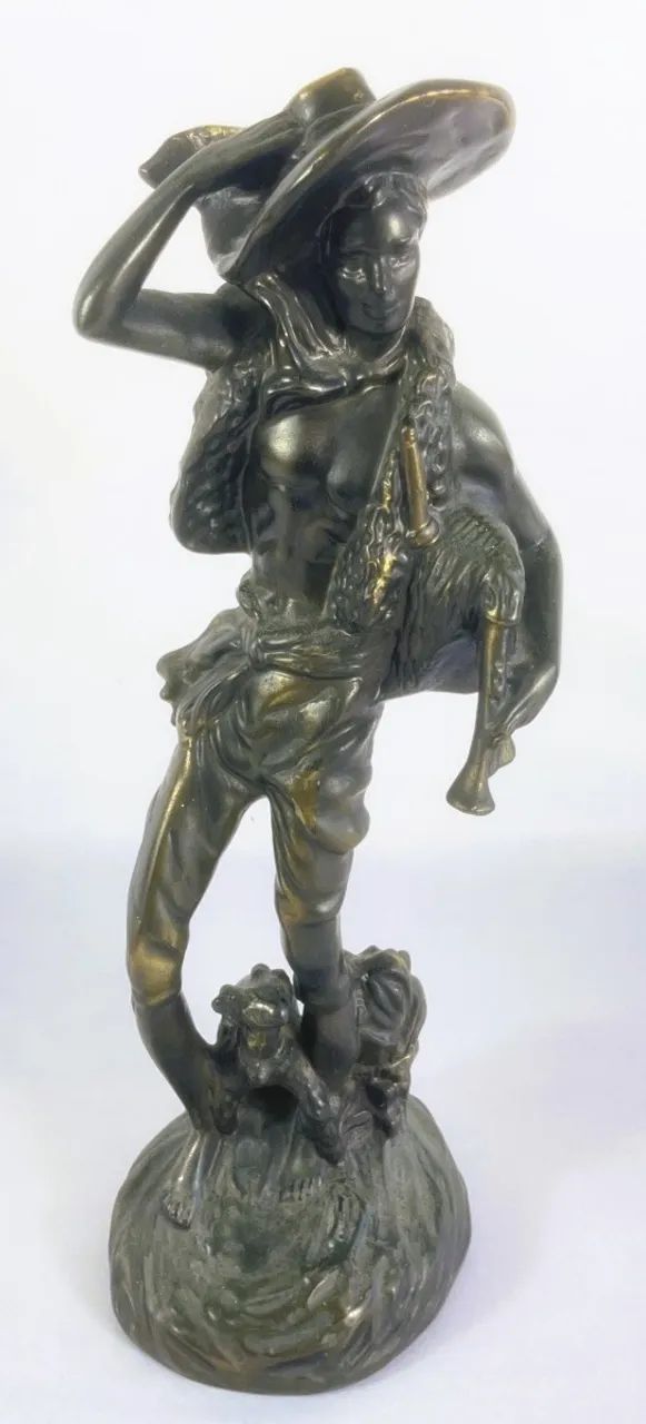 Grande Escultura Metal patinado representando Camponês e seu cachorro ao gosto europeu
