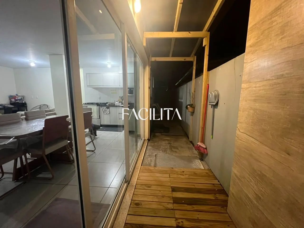 Apartamento com 2 quartos no bairro Canto da Lagoa, Florianópolis - Foto 4