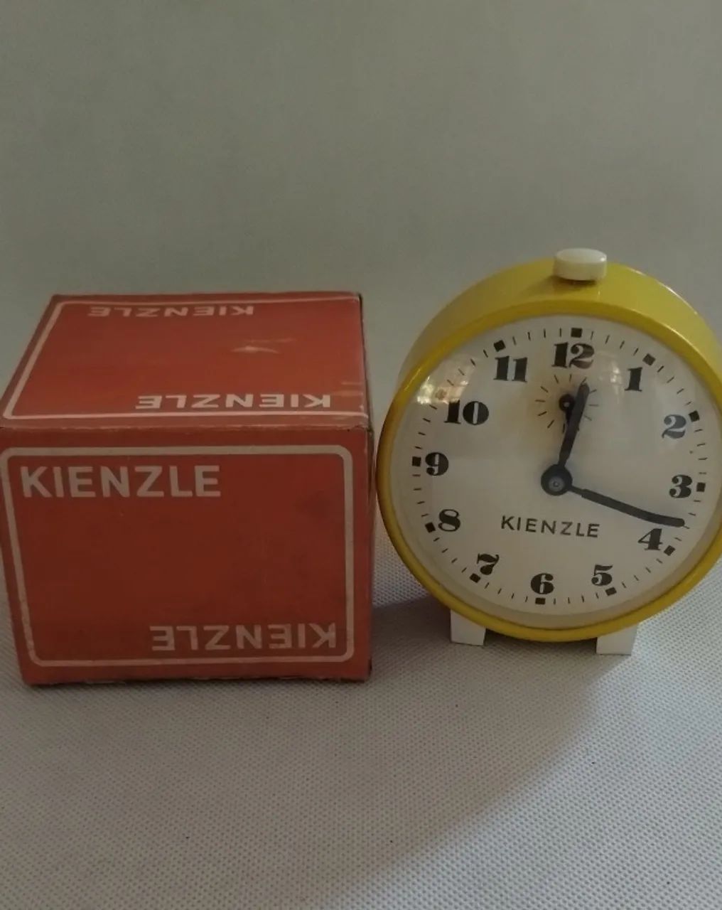 Relógio Despertador Vintage Kienzle -Amarelo , à Corda,  ler descrição