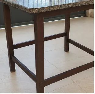 MESA COM TAMPO DE MÁRMORE 80 × 80 CM E PÉS DE MADEIRA - Foto 5